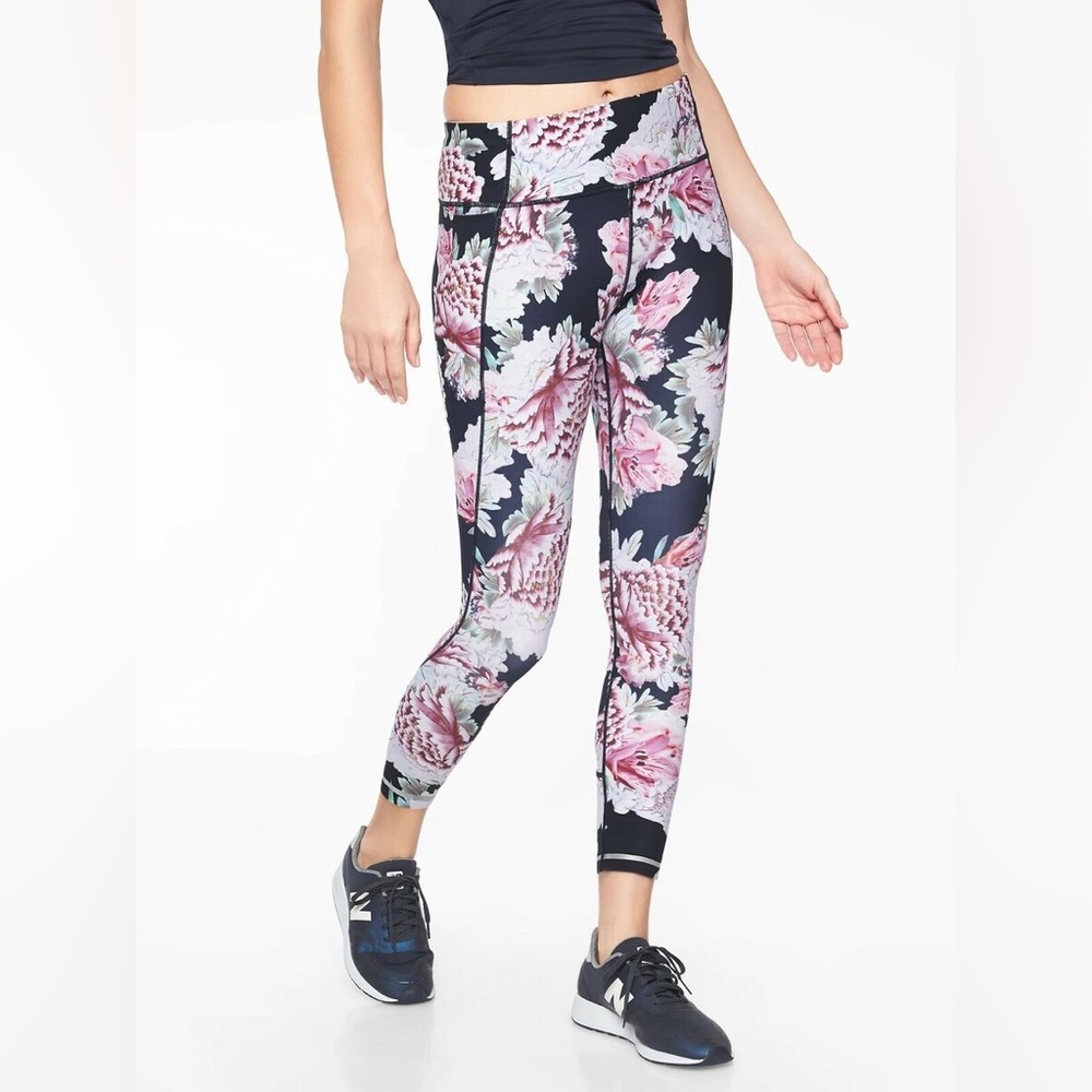 Athleta Run Free Garden Party 7/8 Tight Leggings. Size small.